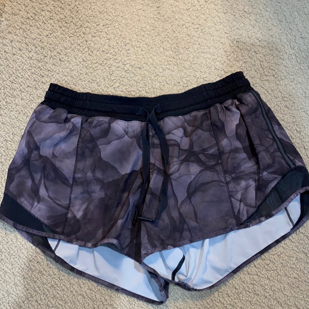 Lululemon Hotty Hot Short 4” Midnight Tulle Multi Black / Black size 10